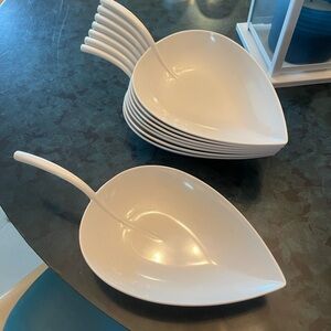 Elegant White Leaf-Shaped Serving Bowls